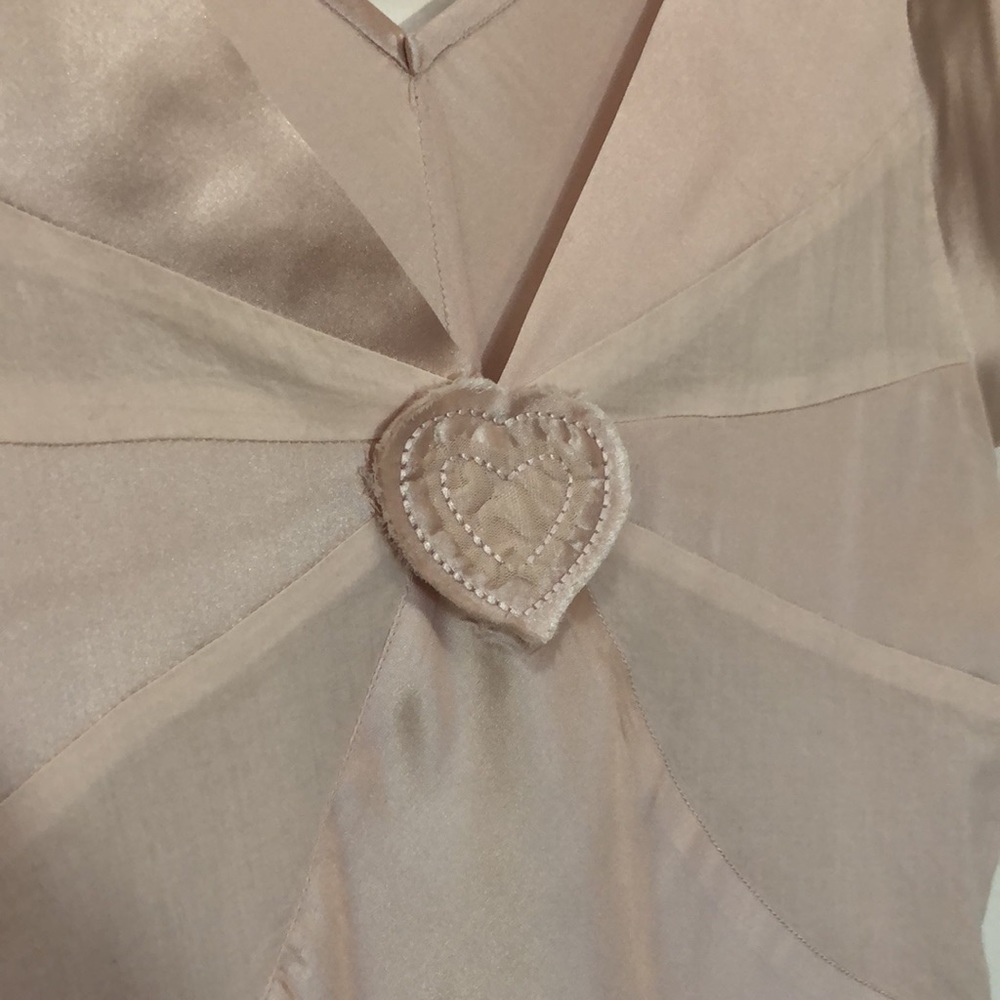 Donated!!!🚨Last chance‼️HP!!!💕Gorgeous silky top - Picture 4 of 10